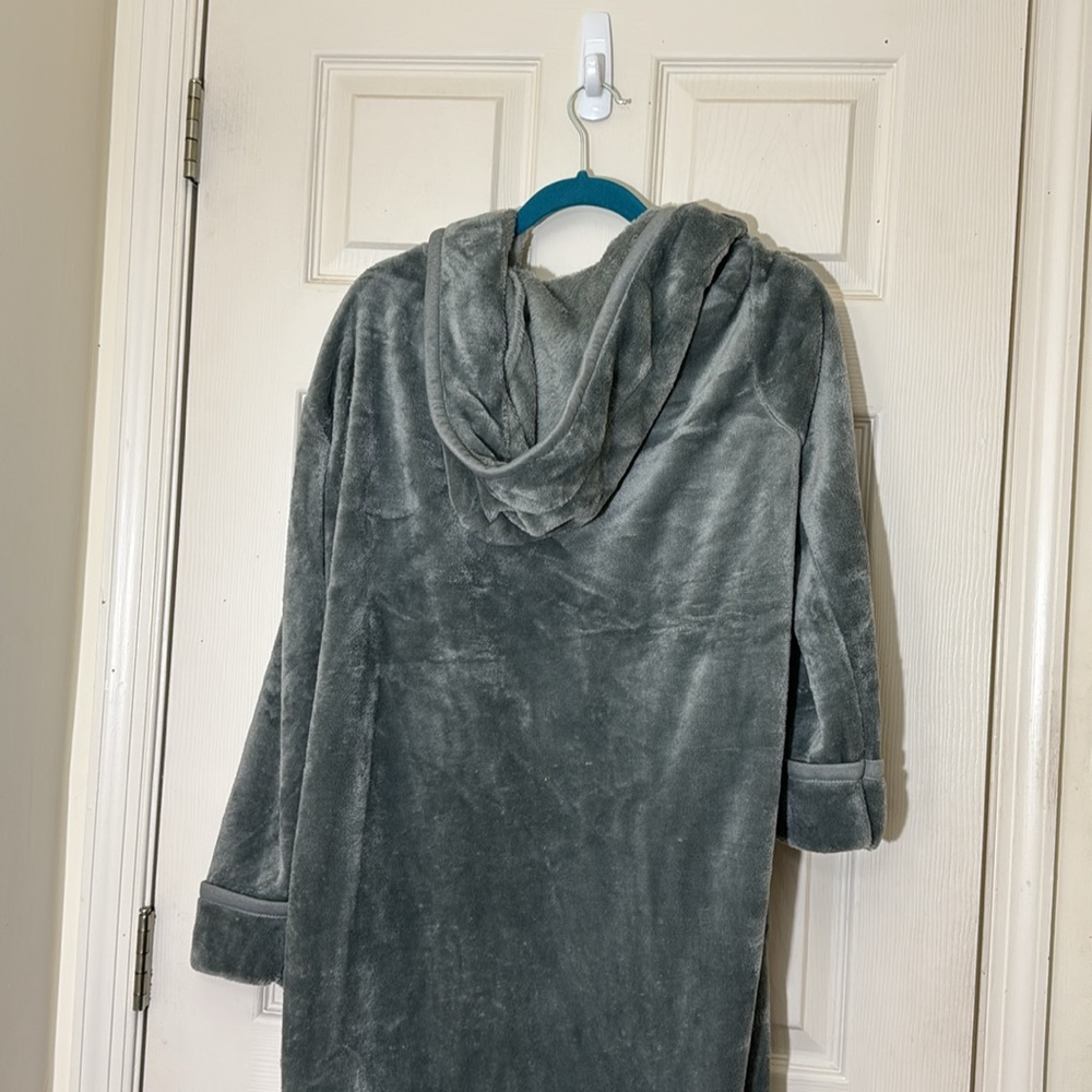 Women’s Grey Fleece Robe Size Large - Picture 4 of 7